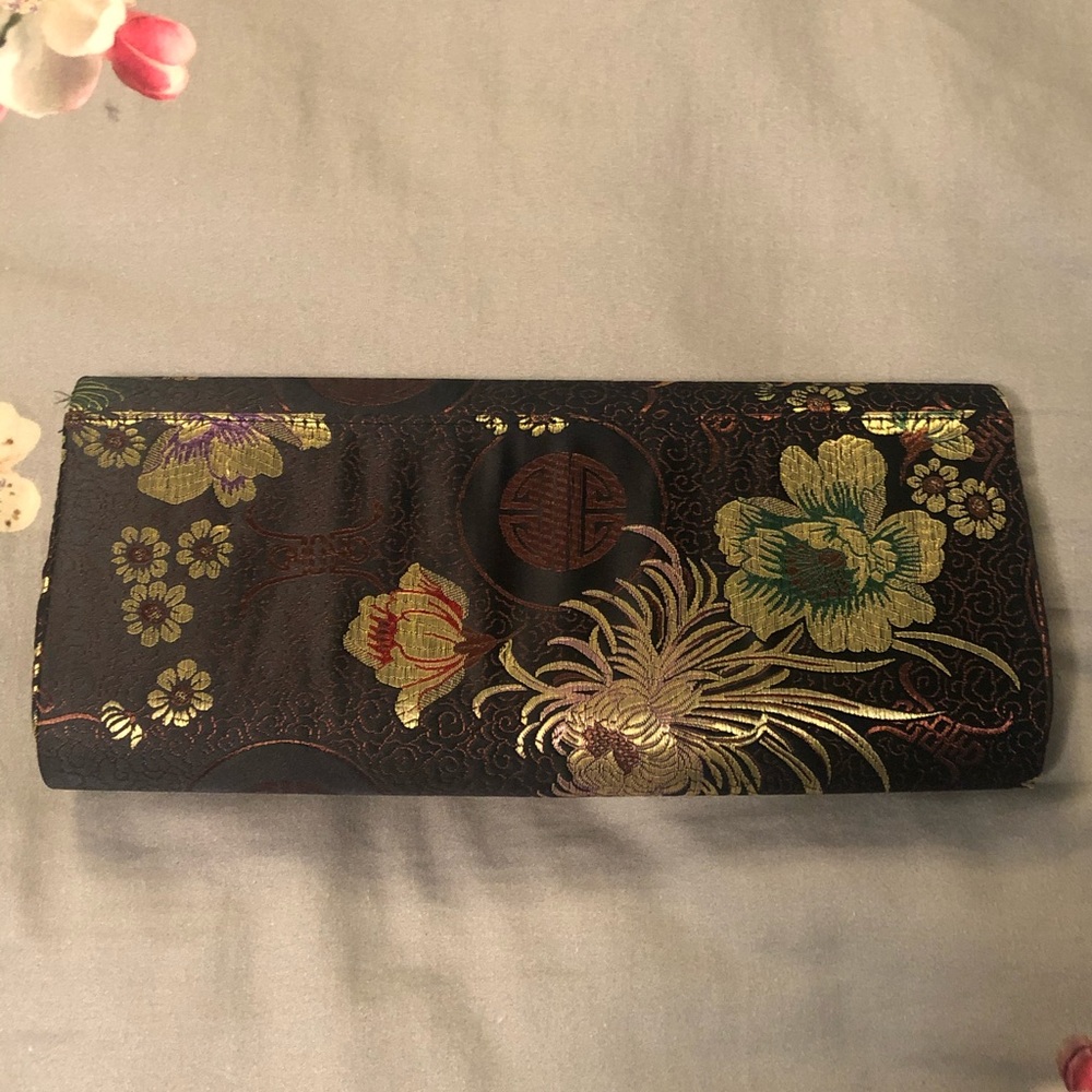 Chinese Clutch - Picture 4 of 4